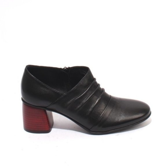 ITALIAN Black Leather Round Toe Zip Booties Heels - Picture 3 of 8